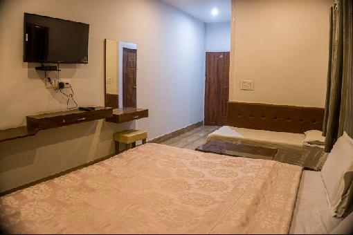 Hotel Love Kush  Srikot | Deluxe Room 